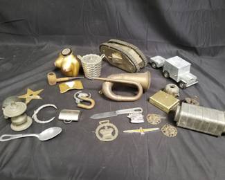 Lot # : 301 - Box of miscellaneous brass & other metal items