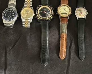 Lot # : 646 - Watch lot