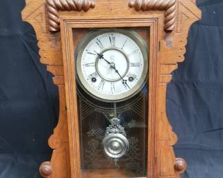Lot # : 361 - Wood shelf clock