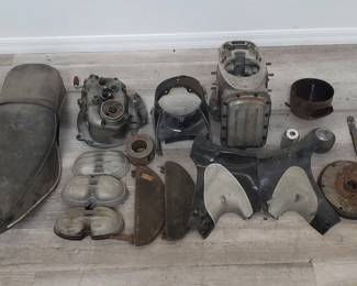 Lot # : 670 - Tub of motorcycle parts