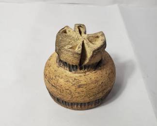 Lot # : 577 - Vintage pottery