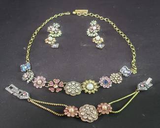 Lot # : 718 - Costume jewelry set - necklace, earrings, bracelet