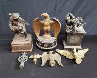 Lot # : 411 - Box of miscellaneous composite and brass statues