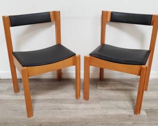 Lot # : 817 - Pair of mid-century modern chairs