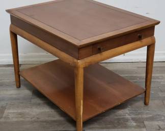 Lot # : 40u - Green & Hinkle 2-tier side table