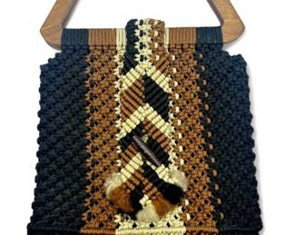 Lot # : 513a - Vintage handmade crocheted purse with wood