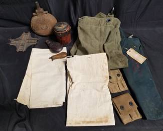 Lot # : 363 - Group of miscellaneous - bags, canteen
