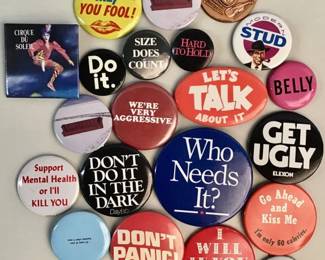 Lot # : 759 - Box of 21 pin-back buttons