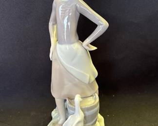 Lot # : 512 - Lladro girl with milk pail & goose porcelain