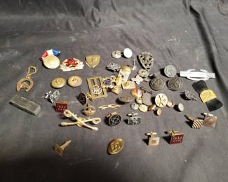 Lot # : 367 - Group of cufflinks, pins, etc.