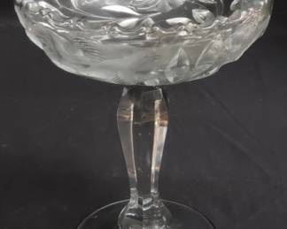 Lot # : 84 - Glass compote