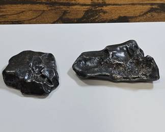 Lot # : 701 - 2 Meteorite specimens