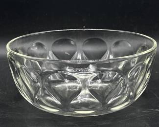 Lot # : 575a - Vintage Pyrex teardrop ovenware bowl, 9” diam.