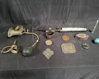 Lot # : 395 - Group of miscellaneous vintage items