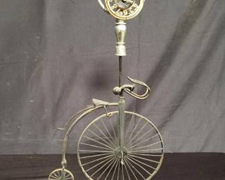 Lot # : 355 - Vintage metal bicycle clock on a carved