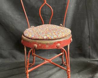 Lot # : 603 - Antique iron wood ice cream chair 21"h