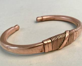 Lot # : 743 - Vintage heavy hand-forged copper bracelet