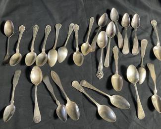 Lot # : 200 - Sterling silver flatware