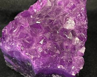 Lot # : 578 - Amethyst geode