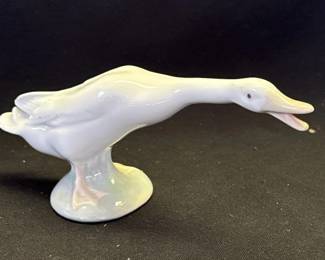 Lot # : 503 - Lladro porcelain goose figurine