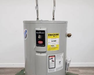 Lot # : 660 - Bradford White water heater