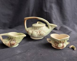 Lot # : 593 - Vintage McCoy green pinecone teapot and cups