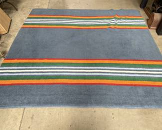 Lot # : 508a - Pendleton fleece king sized blanket