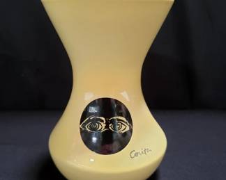 Lot # : 781 - Signed Bauer vase