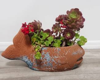 Lot # : 823 - Succulent plant in pottery fish planter