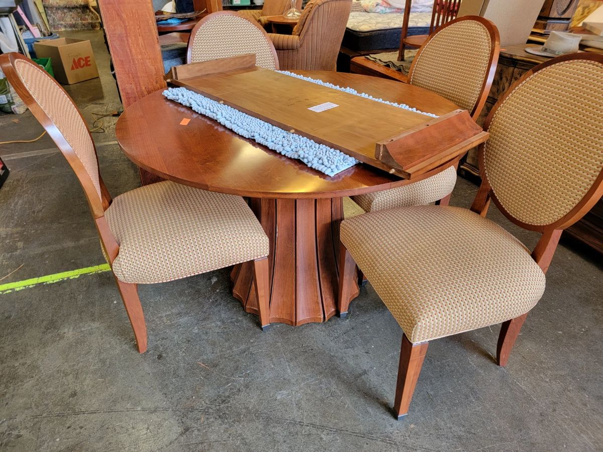 Stickley dining Table & Chiars