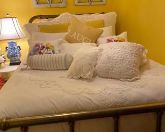 Bress Bed in Yellow BR