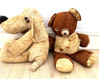 Vintage Cubbi Gund Teddy Bear & Dog Stuffed Animals
Lot #: 162