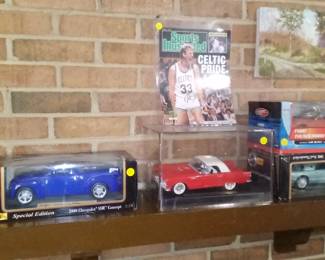 Special limited edition large-scale cast metal cars