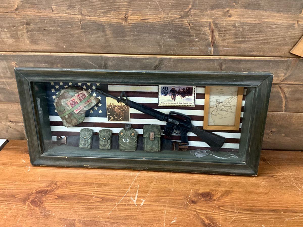 SHADOW BOX