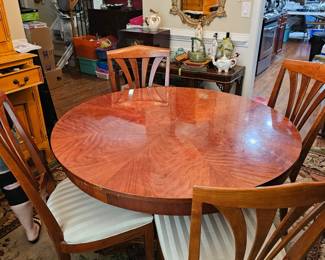 Ethan Allen Medallion table with 2, 18" leaves