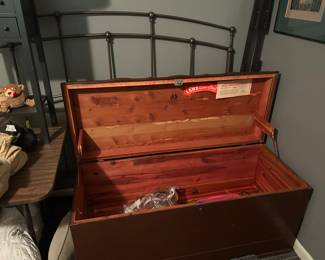 Lane cedar chest