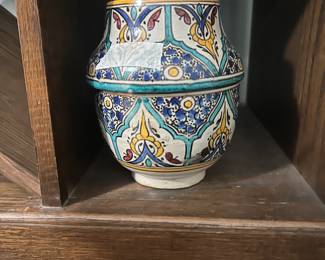 Urn with lid