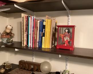 Office decor & shelves