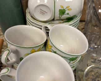 COFFEE  CUPS AND SAUCERS Set of 10 VILLEROY BOCH Geranium Pattern MADE IN GERMANY