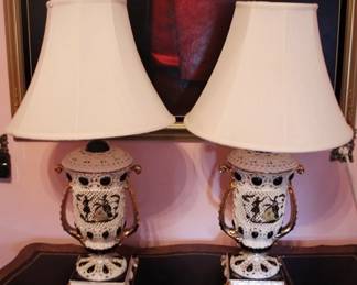 281 - Pair Vintage Table Lamps - 33" tall You are buying a used as-is electric/electronic item. We do not guarantee all components are present, and if it is not expressly stated, it is untested.
