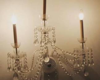 400 - Prism Wall Sconce You are buying a used as-is electric/electronic item. We do not guarantee all components are present, and if it is not expressly stated, it is untested.