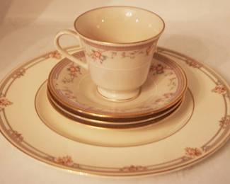 152 - 5 Lenox "Medford" China Items
