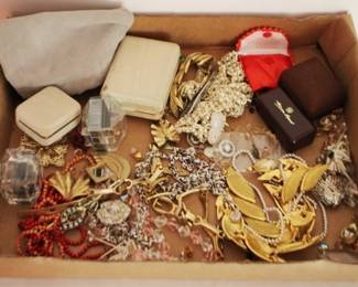 180 - Tray Lot of Costume Jewelry
