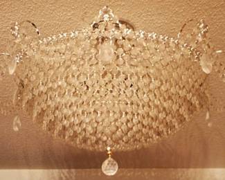 112 - Prism Chandelier Fixture - 22" round You are buying a used as-is electric/electronic item. We do not guarantee all components are present, and if it is not expressly stated, it is untested.
