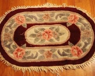133 - Oval Sculptured Rug - 29" x 20"
