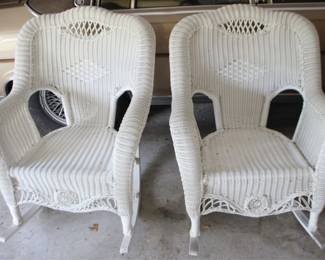 268 - 2 Wicker Rockers - 40" x 30" x 20"
