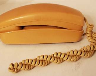 141 - Vintage Stromberg Rotary Phone - 8" x 5" You are buying a used as-is electric/electronic item. We do not guarantee all components are present, and if it is not expressly stated, it is untested.
