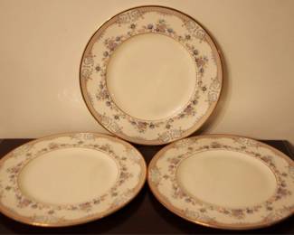 125 - 3 Royal Doulton Dinner Plates - 10.5" round
