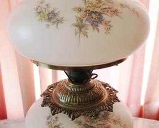 25 - Vintage Painted Lamp - 25" tall You are buying a used as-is electric/electronic item. We do not guarantee all components are present, and if it is not expressly stated, it is untested.
