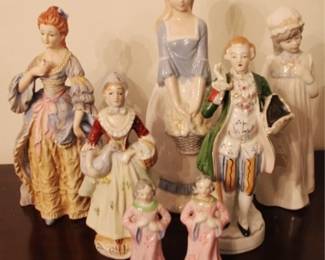 117 - Assorted Figurines (Mixed Sizes)
